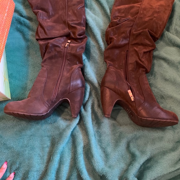 Women’s Boots 👢 - Picture 5 of 11